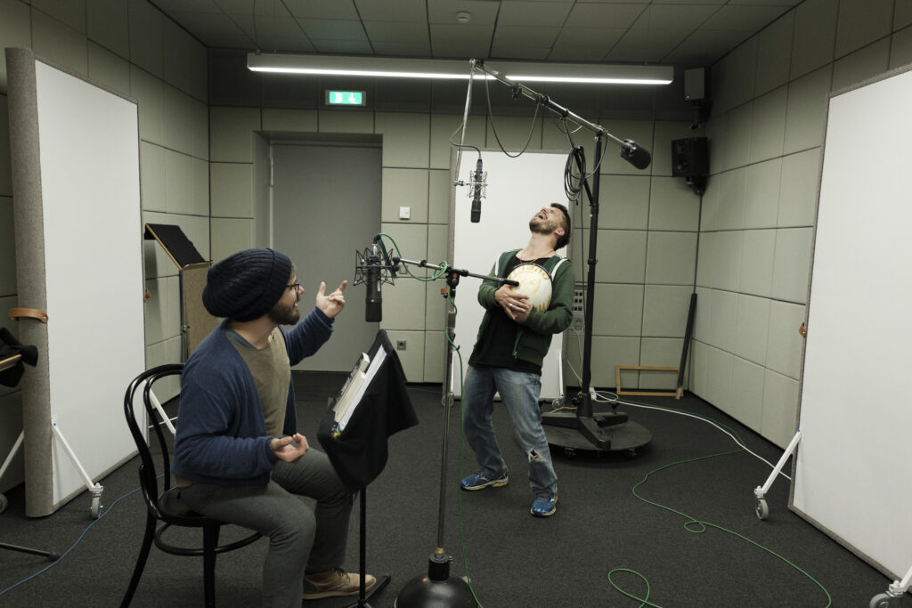 Jonas Baeck und Jean Paul Baeck im WDR-Tonstudio